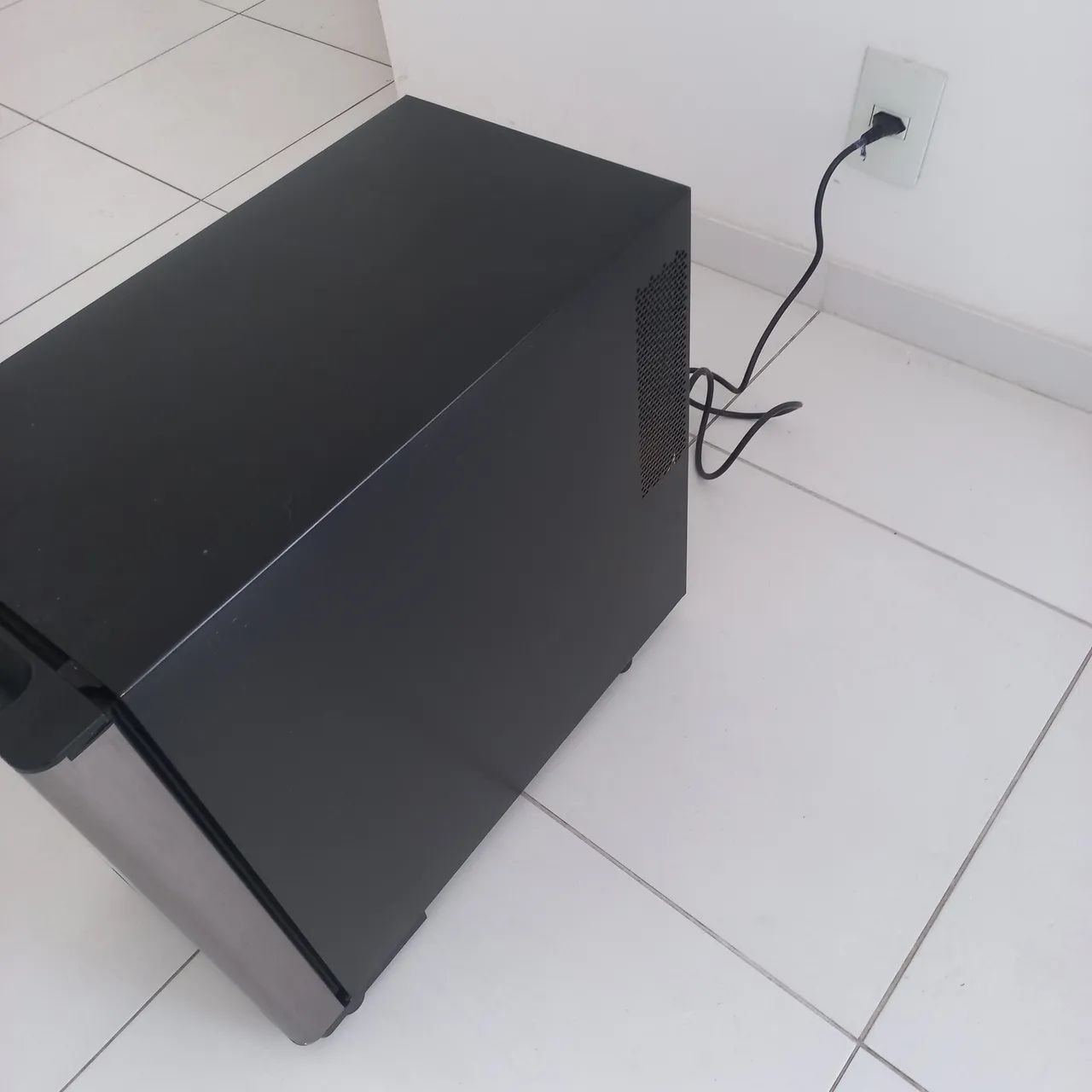 ADEGA CLIMATIZADA ELECTROLUX  - Foto 4