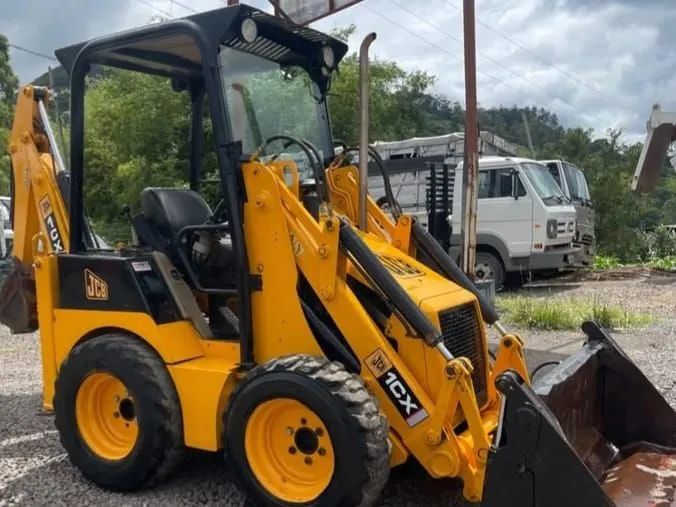 Mini Retroescavadeira jcb 1cx ano 2010