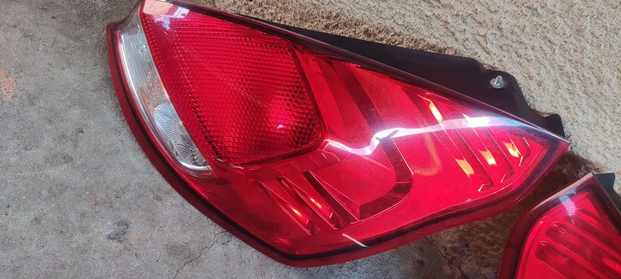 Lanterna Traseira Direita Ford Fiesta Hatch 2014 a 2019 - Foto 5