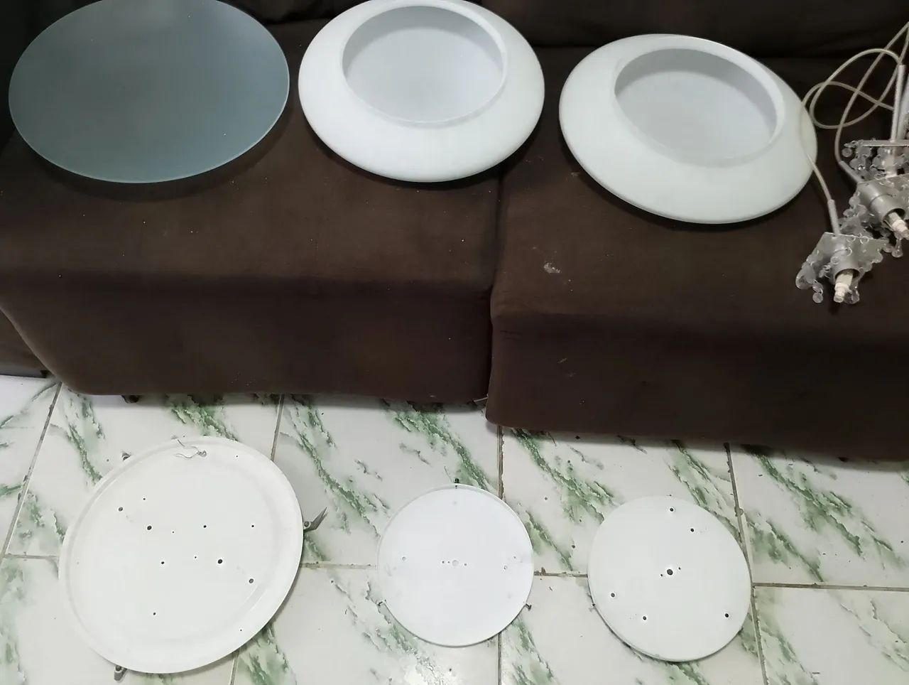 Lustres vendo tenho esses 4 aí no precinho 