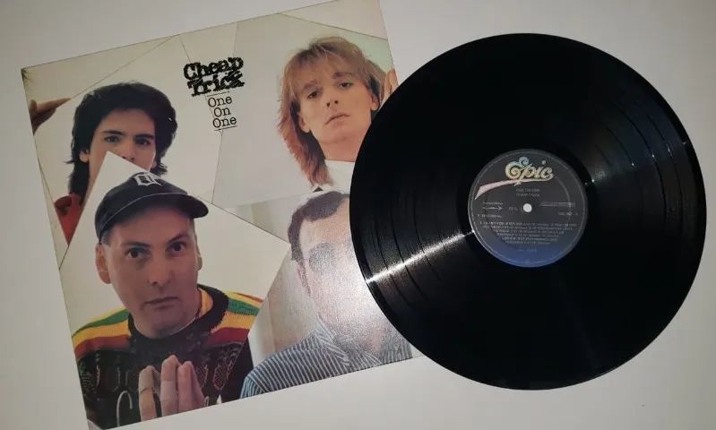 Lp Cheap Trick One On One - Foto 5