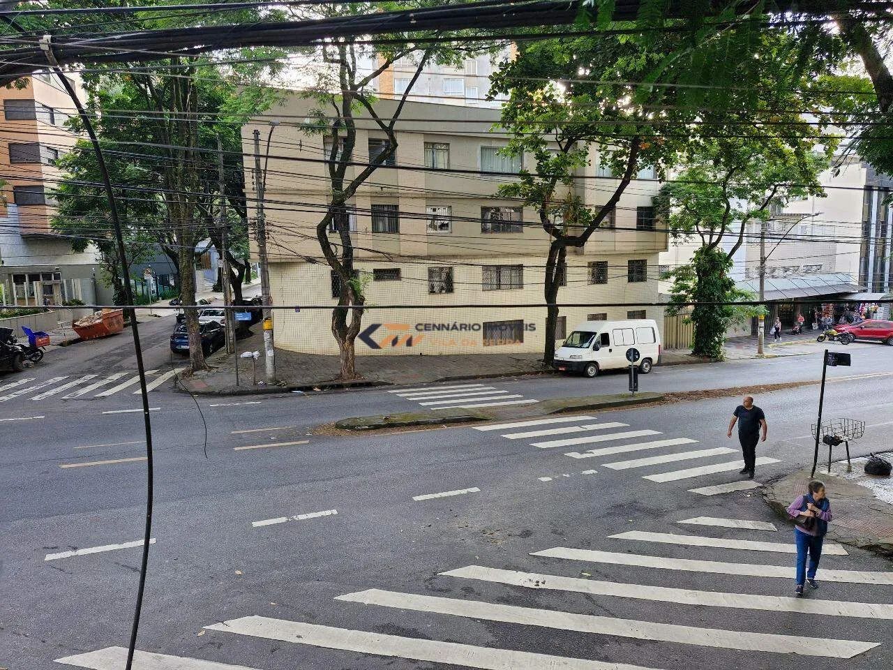 Apartamento área privativa 3 quartos para locação no Bairro Sion esquina com Avenida Urugu - Foto 2