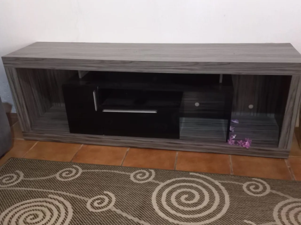Rack para TV em Madeira Cinza e Preto