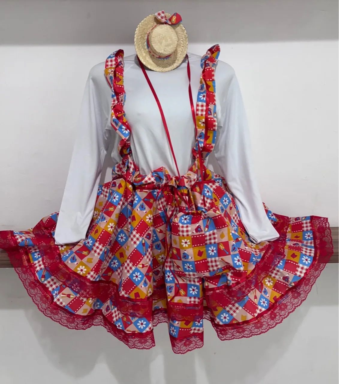 Saia Junina com suspensório  - São João - Barraquinha - Fantasia - Festa Temática - Foto 2