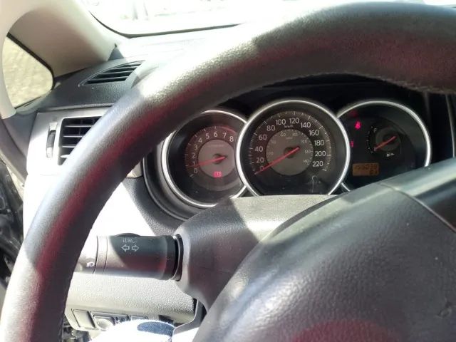 Nissan Tiida completo ano 2008 ( Carro de garagem) - Foto 2