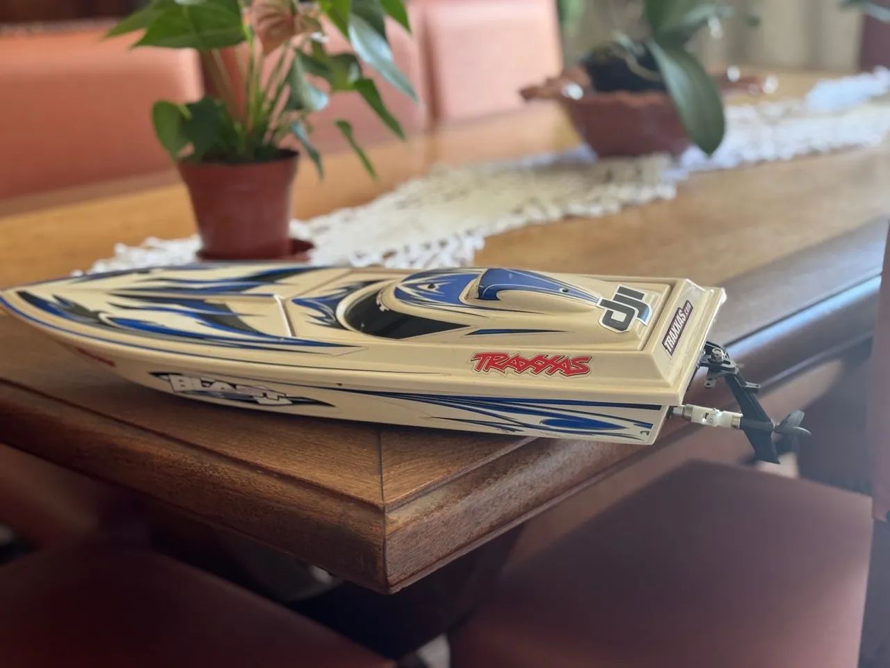 Lancha Traxxas Blast impecável 