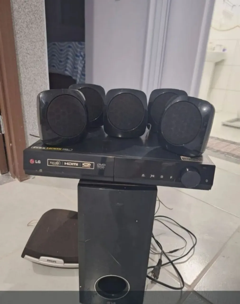 Home Theater LG com DVD Player e 5 caixas acústicas