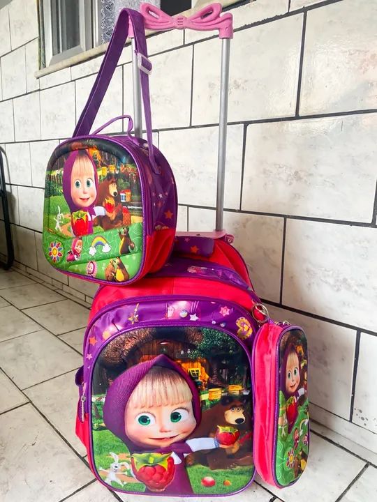 Kit mochila de rodinha masha e o urso - Foto 6