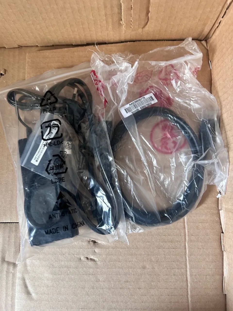 Monitor LG Gamer 32 polegadas Full HD 165Hz. Tem risco pequeno na tela (não atrapalha) - Foto 5