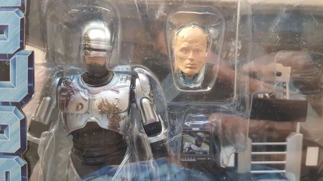 Action Figure Neca Robocop Battle Damage  - Foto 5