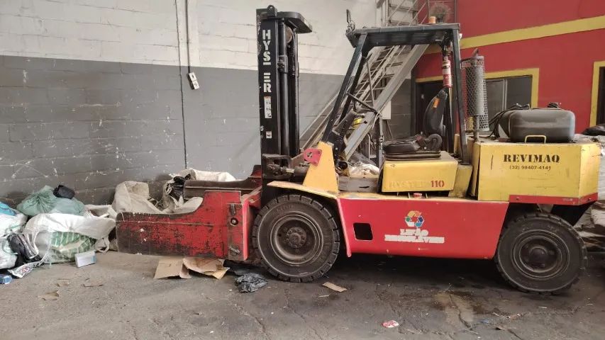 EMPILHADEIRA GARRA DE FARDOS 4 TON DIESEL