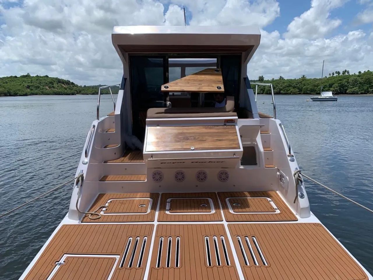 Lancha royal mariner 40 pés ano 2022 praticamente zero 179h de uso  - Foto 11