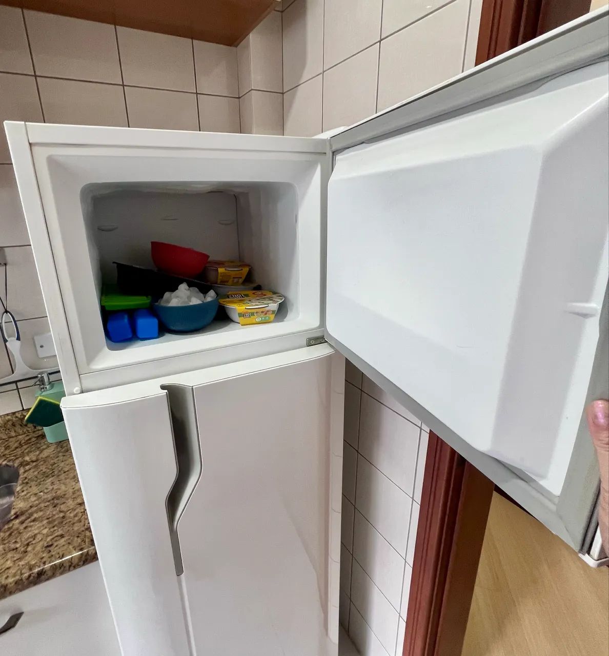 Geladeira duplex Electrolux 260 L DC35A - Foto 3