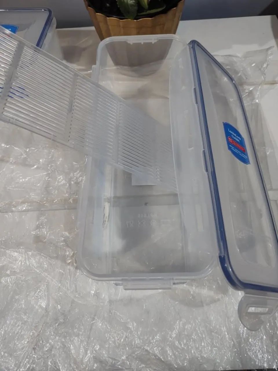 Potes Herméticos Porta Saladas + Porta Queijo Lock&lock Cor Transparente (contém 2 potes) - Foto 4