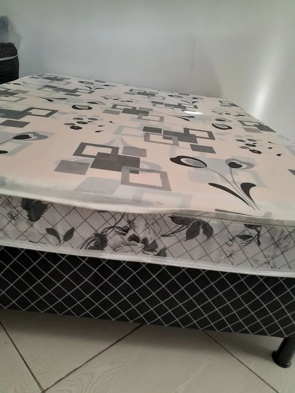 Cama Box Casal com Colchão - Novo $330 - Foto 2