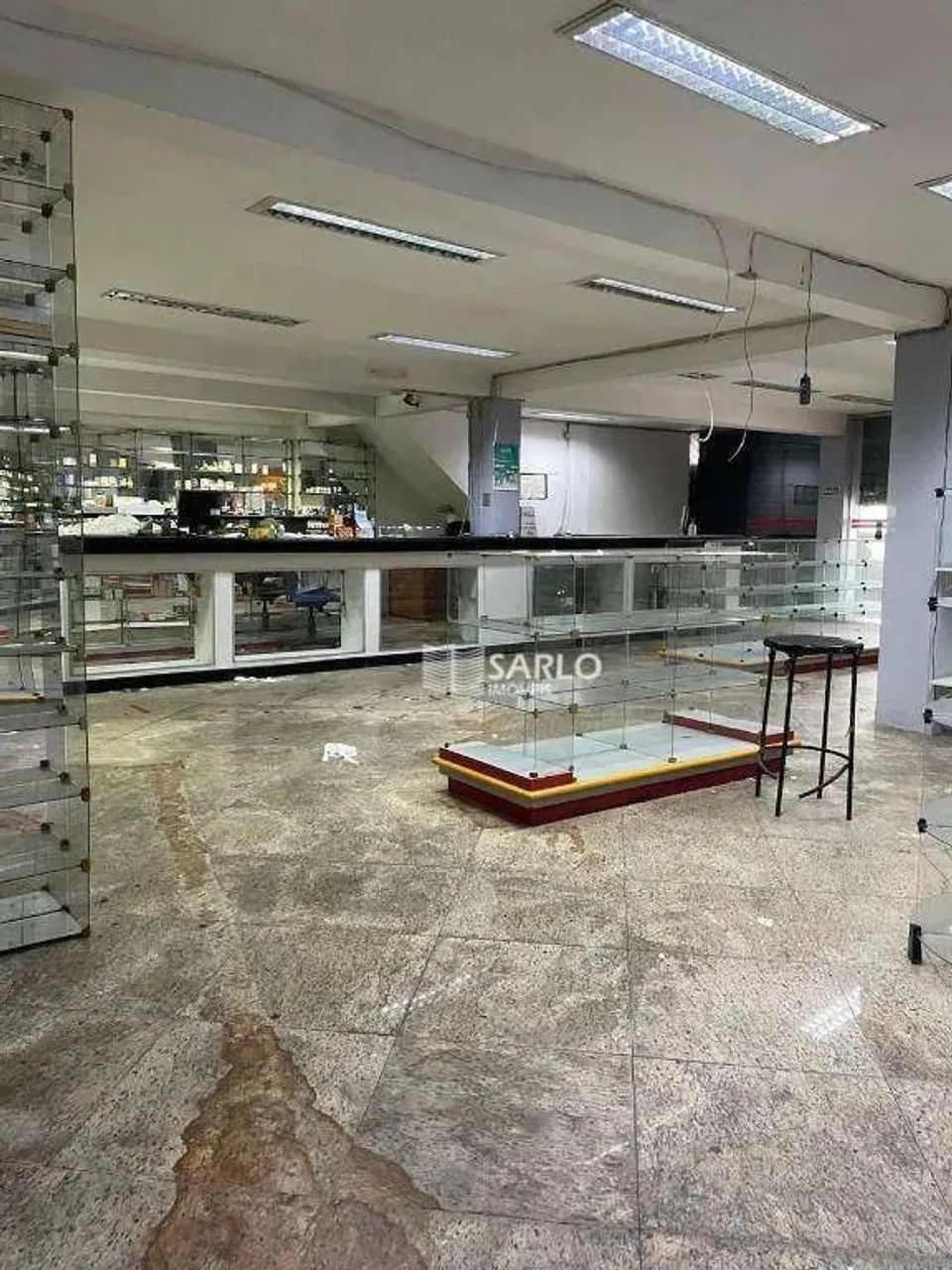 Loja com 152m²