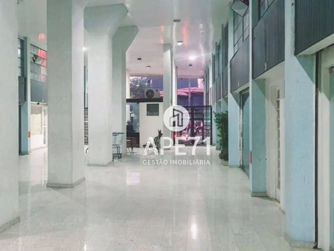 SALA COMERCIAL PARA LOCAÇÃO/VENDA 92M² - 02 BANHEIROS - COPA/COZINHA - OPORTUNIDADE ÚNICA 
