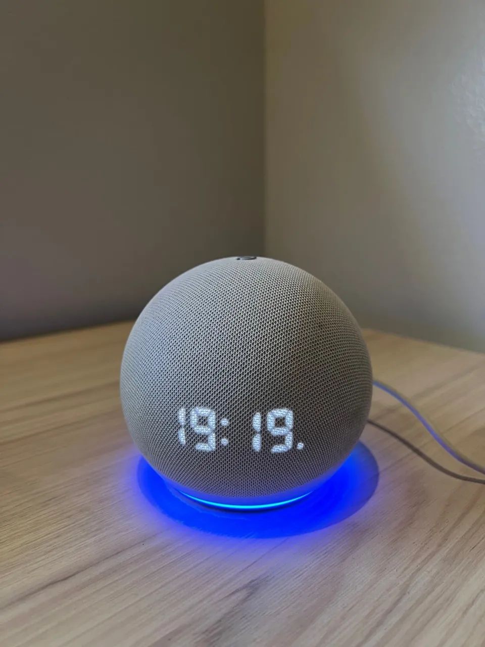 Alexa echo dot 4?geração com Relógio  - Foto 3