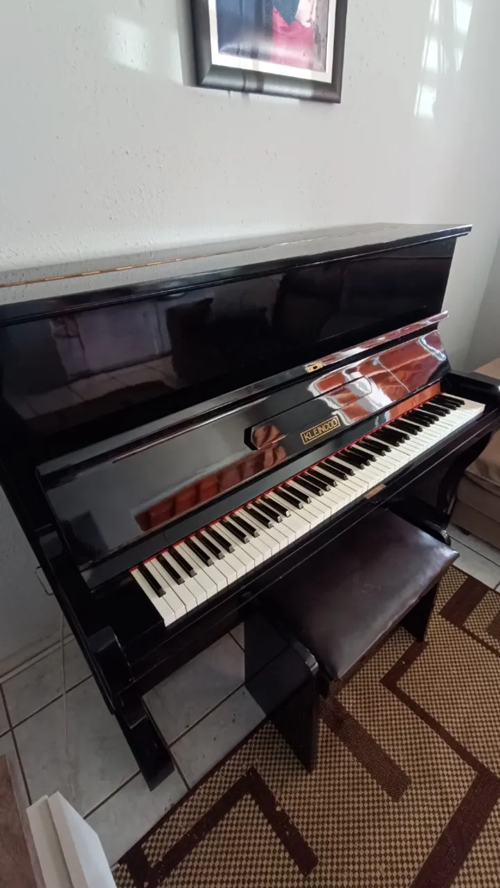 Piano acústico 