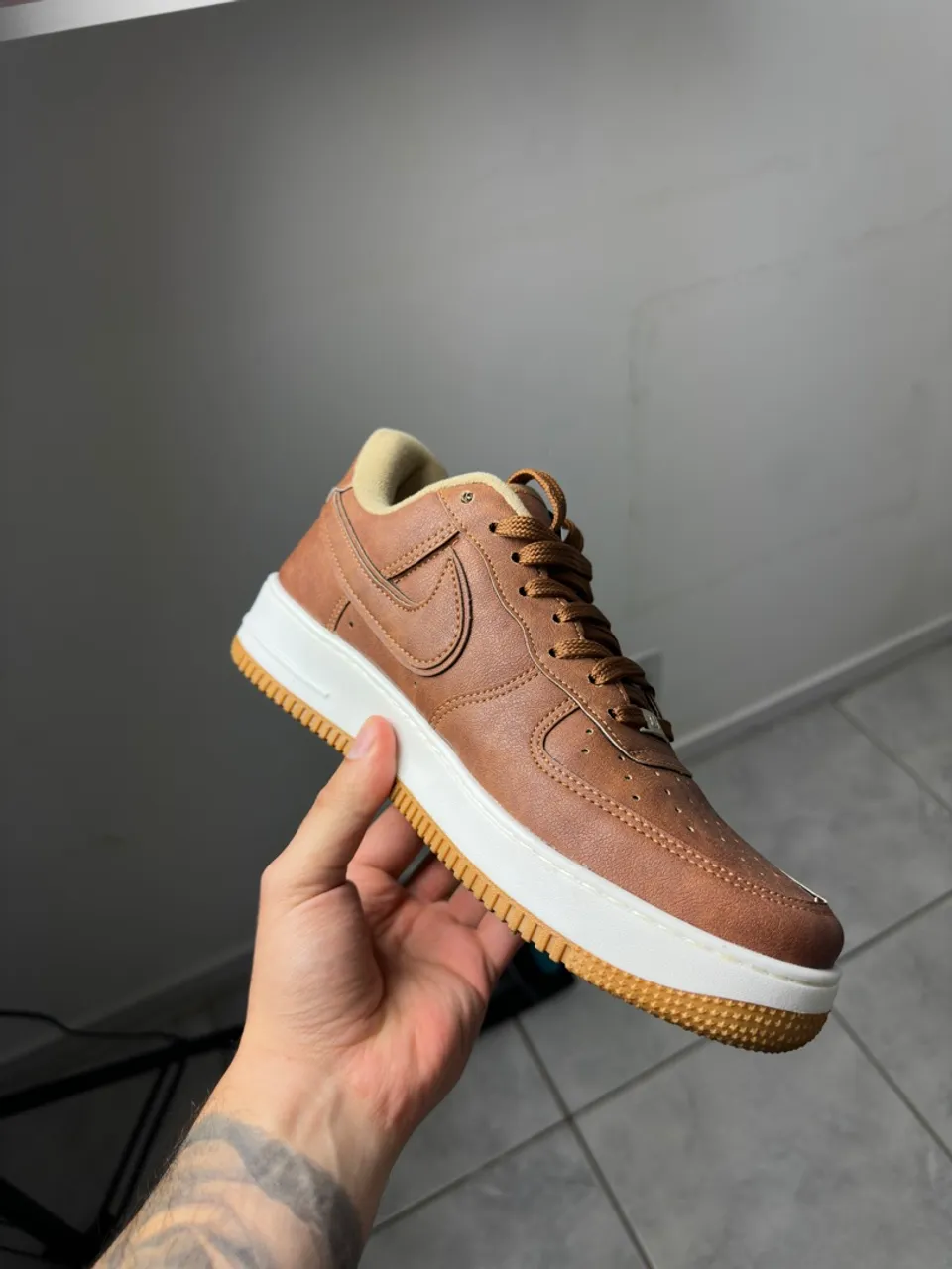 Nike Air Force 1 - Preto e Marrom