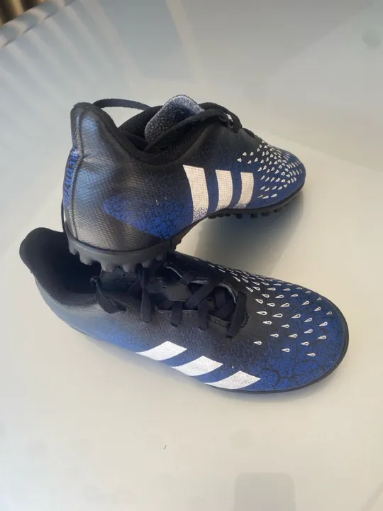 Chuteira Society Adidas - Tamanho 31