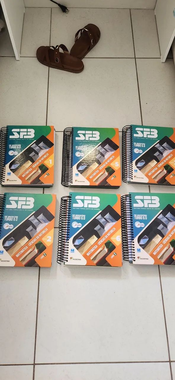 Livros do 3 Ano do Ensino Médio do Colégio Sistema Farias Brito  - Foto 2