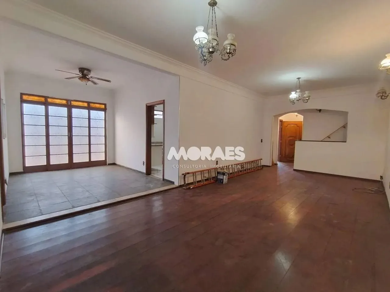Sobrado com 4 quartos para alugar, 330 m² por R$ 5.340/mês - Jardim América - Bauru/SP