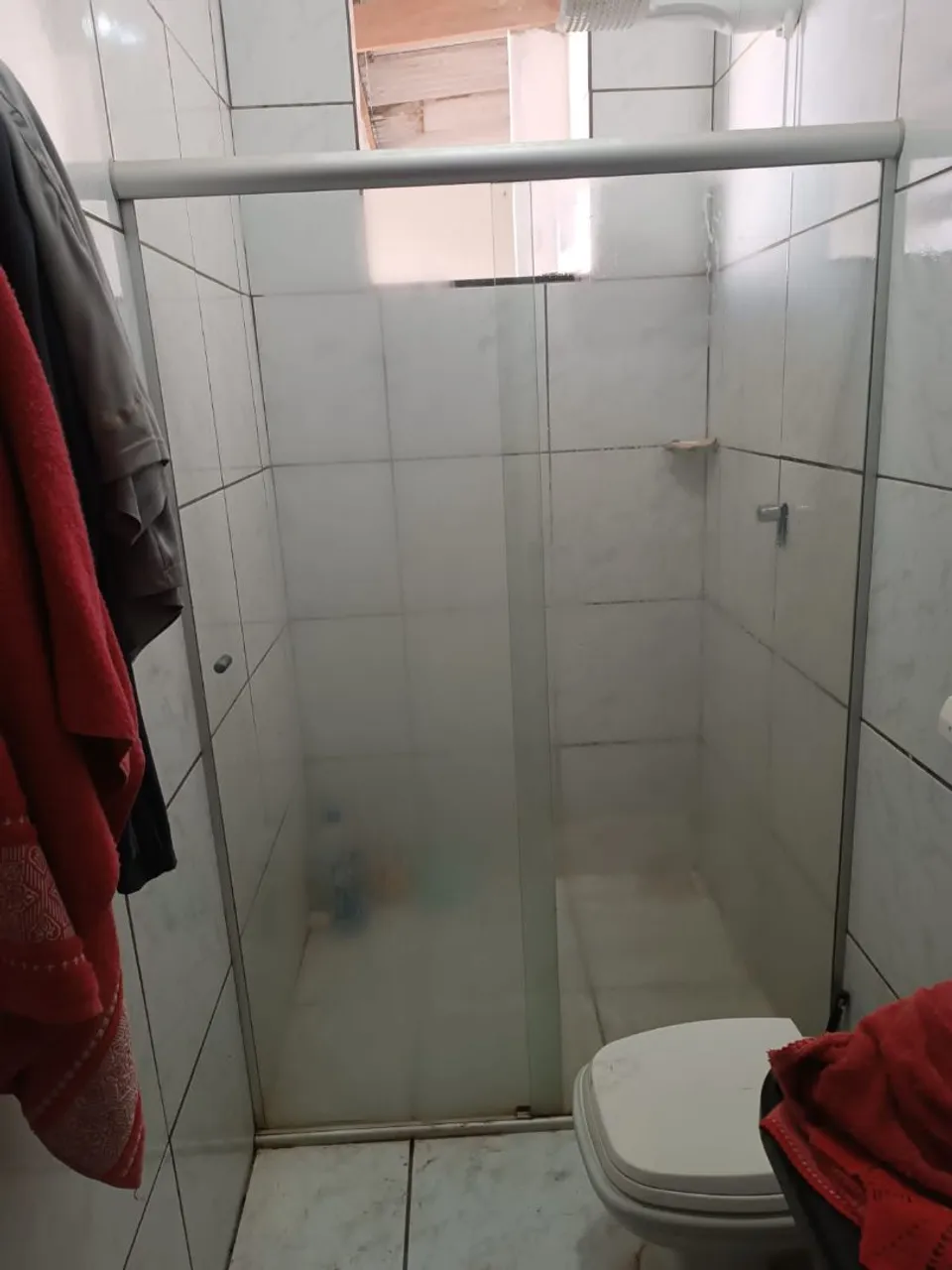 Box de banheiro com acessórios