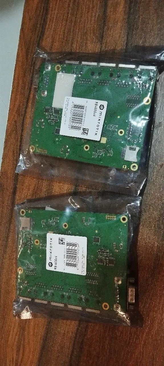 2 mikrotik RB 450G x4 - novo