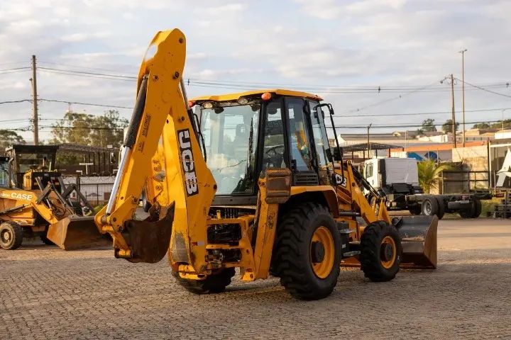 Retroescavadeira JCB 2020. - Foto 2