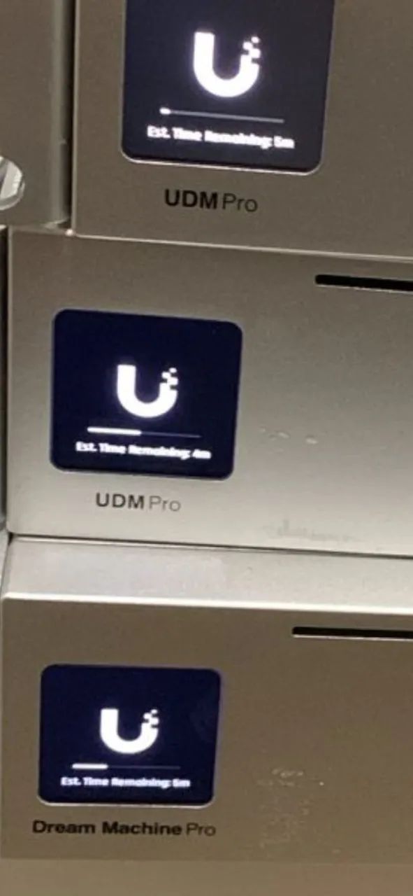 Dream Machine Pro UDM-Pro Unifi Ubiquiti - Usado  - Foto 2