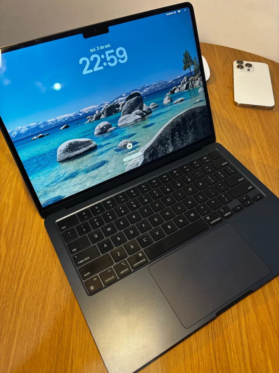 MacBook Air M3 8ram 256gb