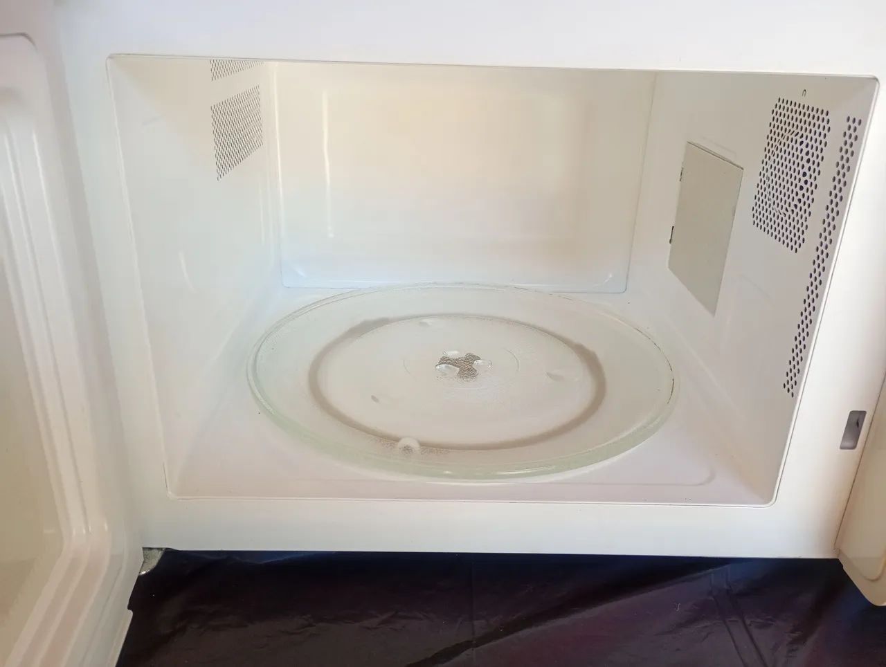 Microondas Eletrolux 31 litros . LEIA ANTES  - Foto 3