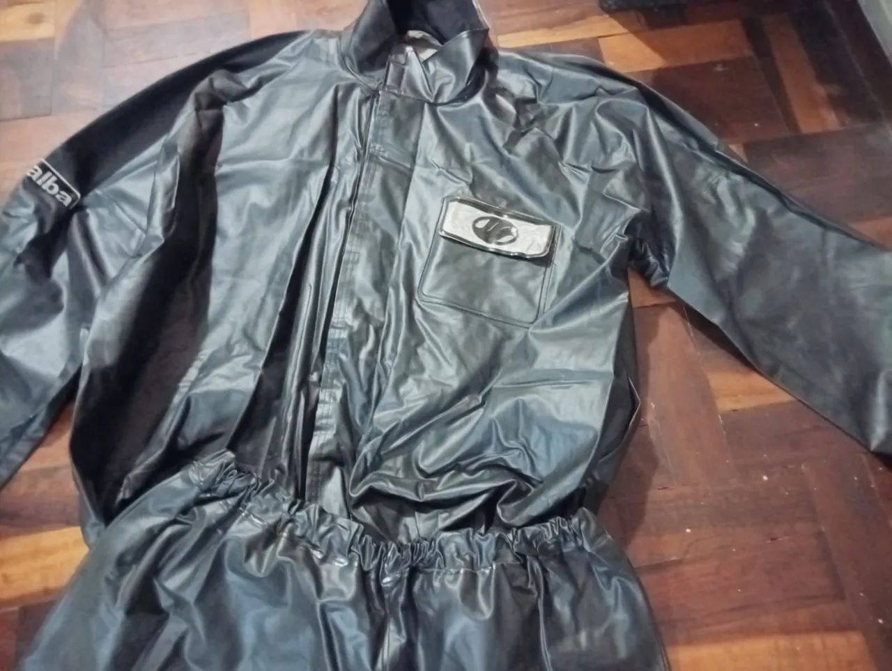 Vendo Capa de chuva Alba 