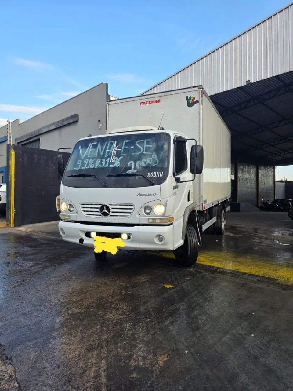 Accelo 915   Branco ano 2009 