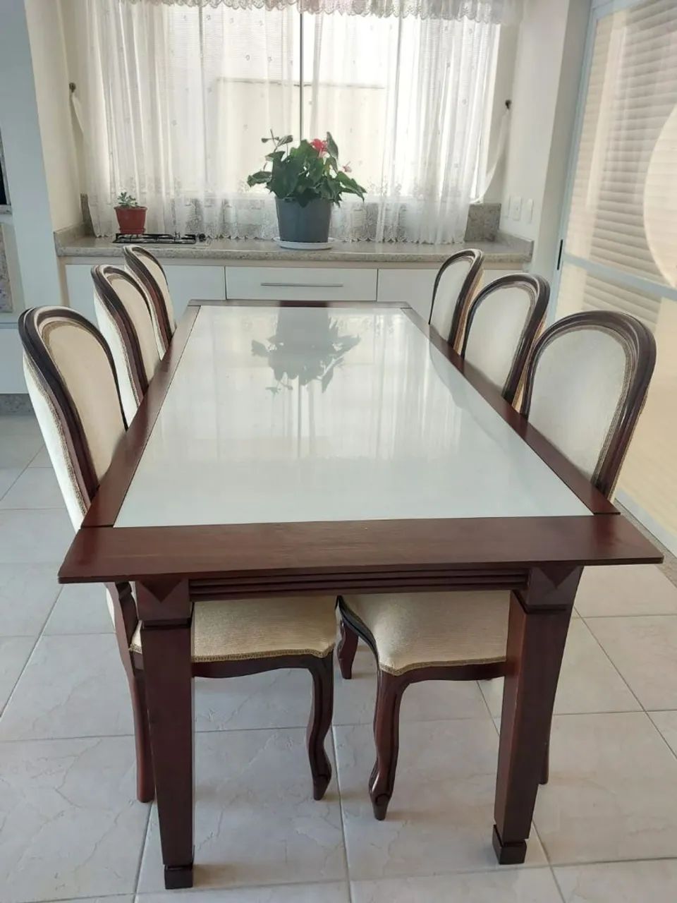 Mesa 6 lugares mármore e madeira maciça