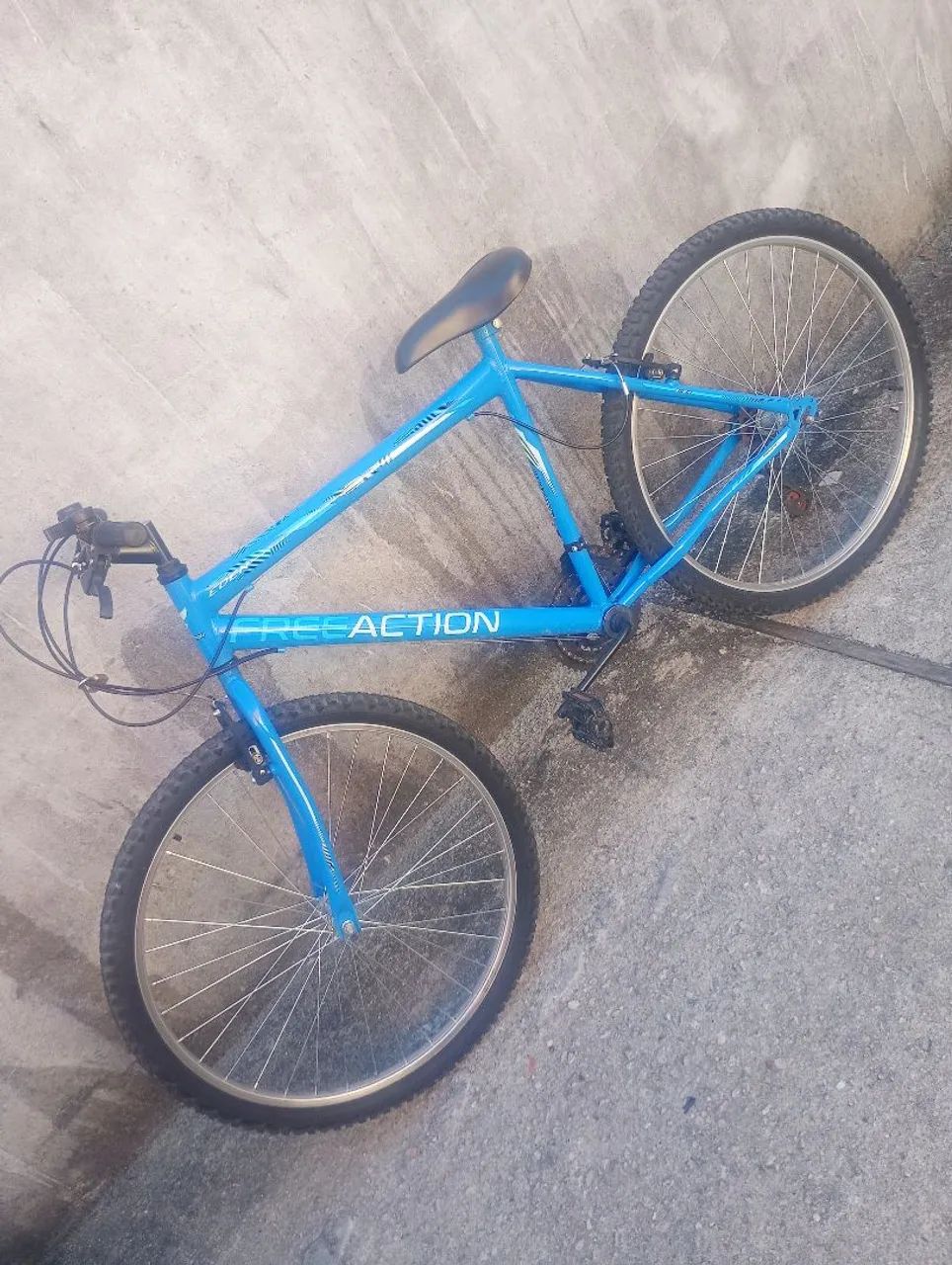 Bike aro 26 semi nova  - Foto 4