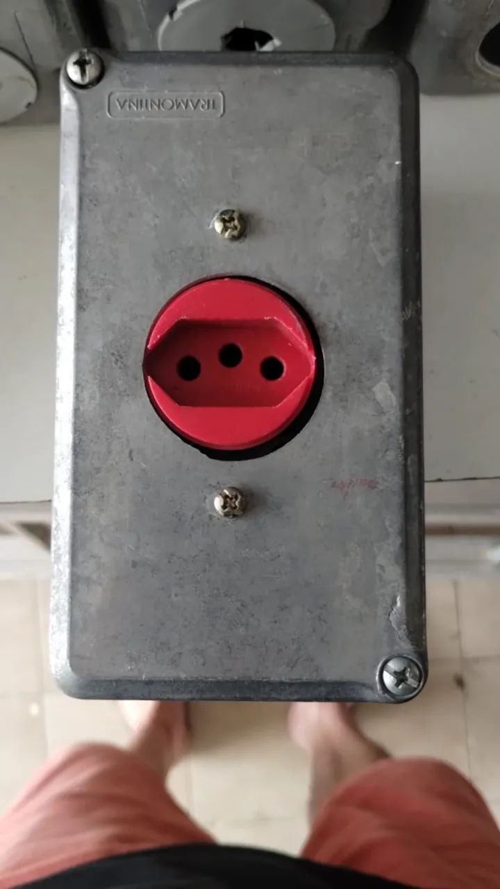 Condulete Externo Industrial - Caixa (X) 1.1 / 2" TRAMONTINA com Tomada 20A