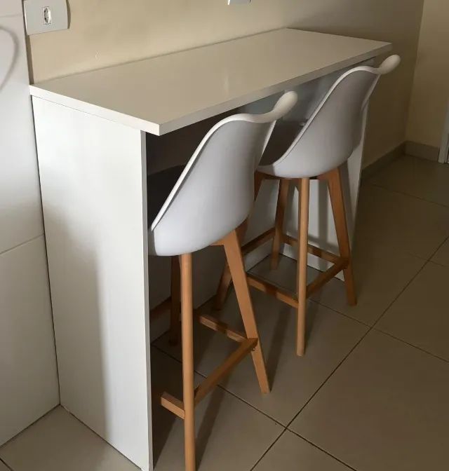 Bancada e banquetas 