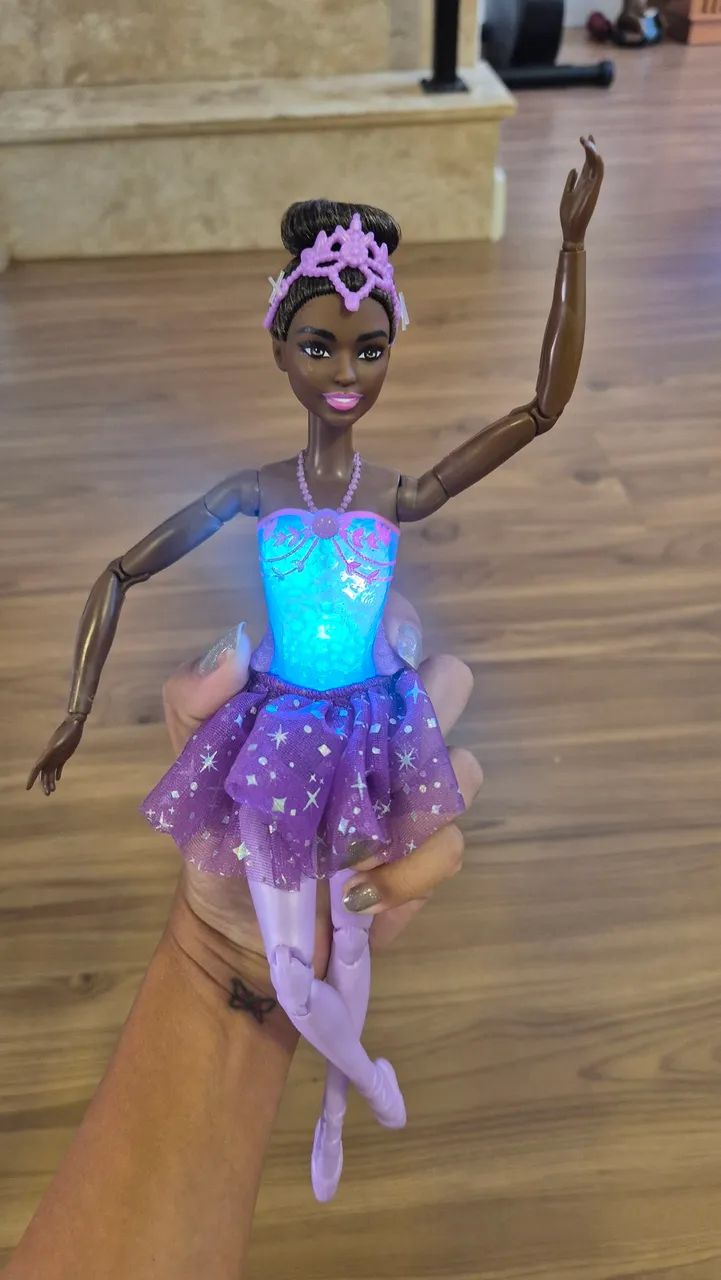Barbie bailarina com luz - Foto 2