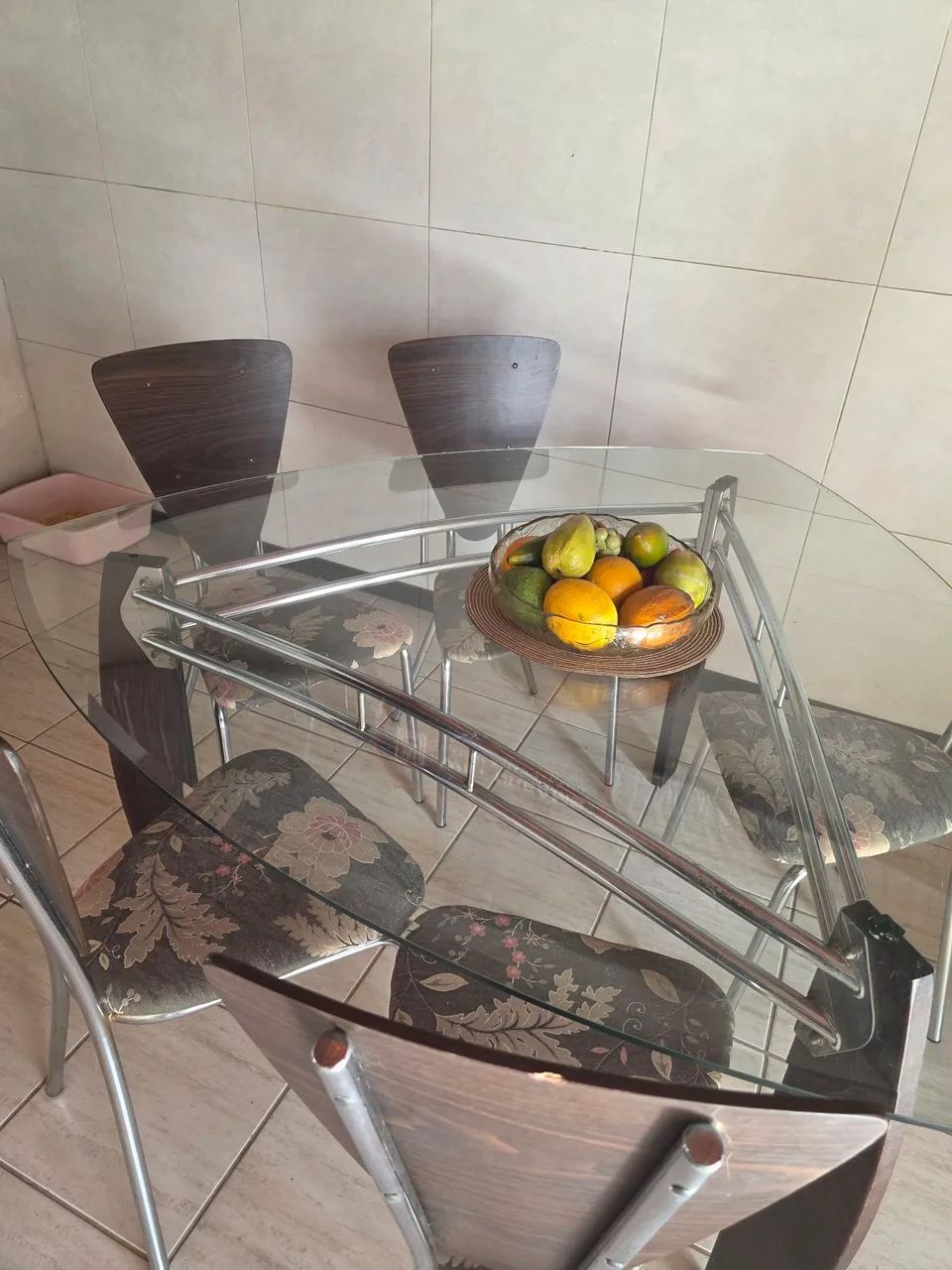 Mesa vidro , inox com 8 cadeiras 