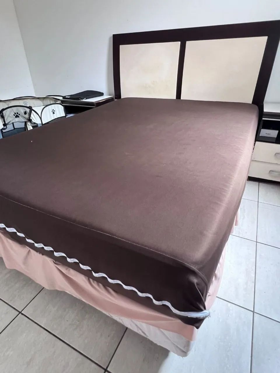Cama com colchão+ 02 criados mudos - Foto 2