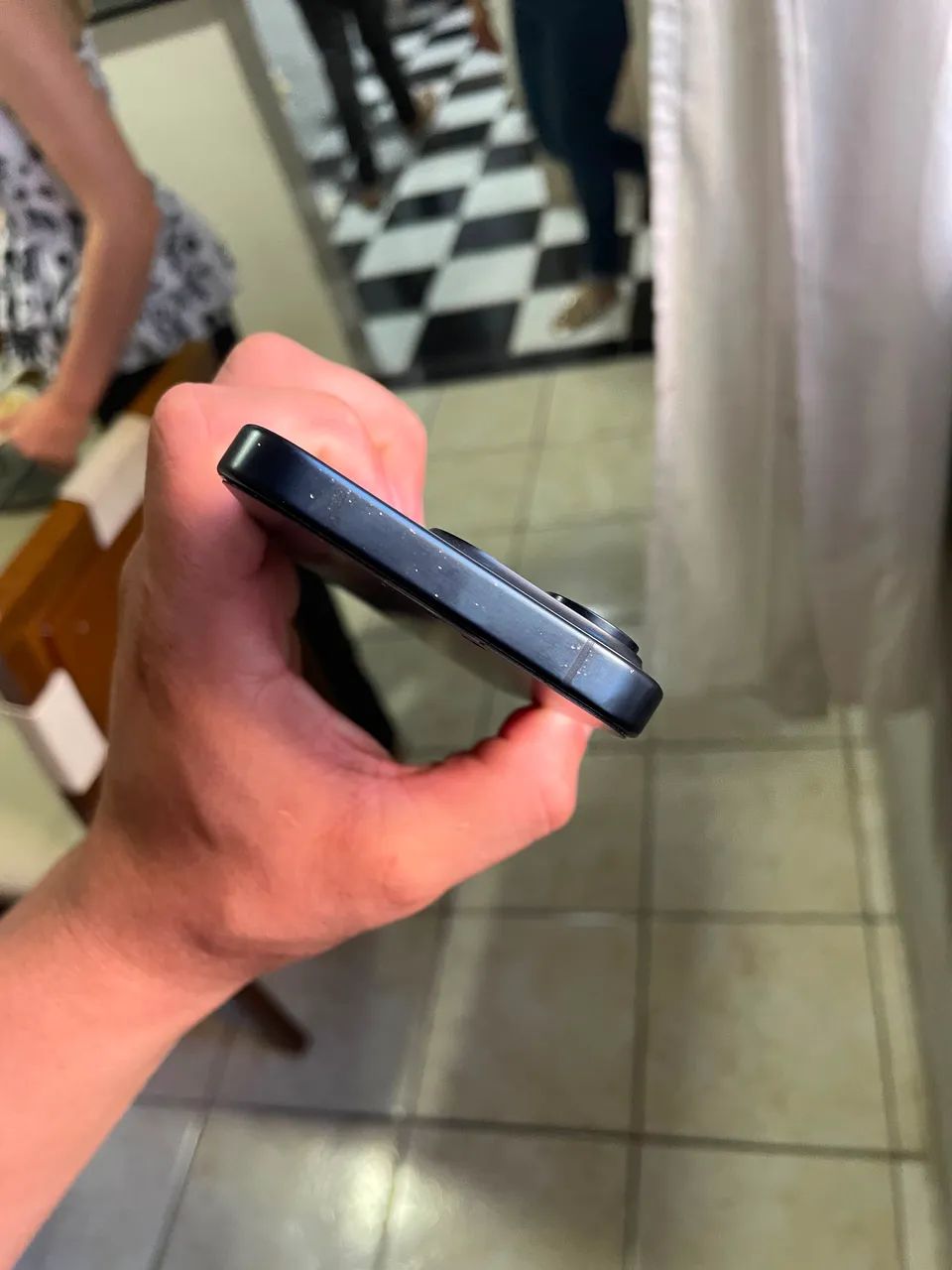 IPHONE 15 Pro 83% de bateria 128gb - Foto 3