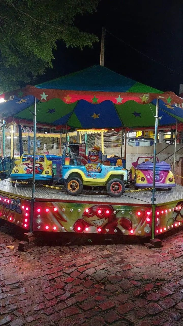 Precisamos de Ajundante de montagem de brinquedos de park diversões  - Foto 2