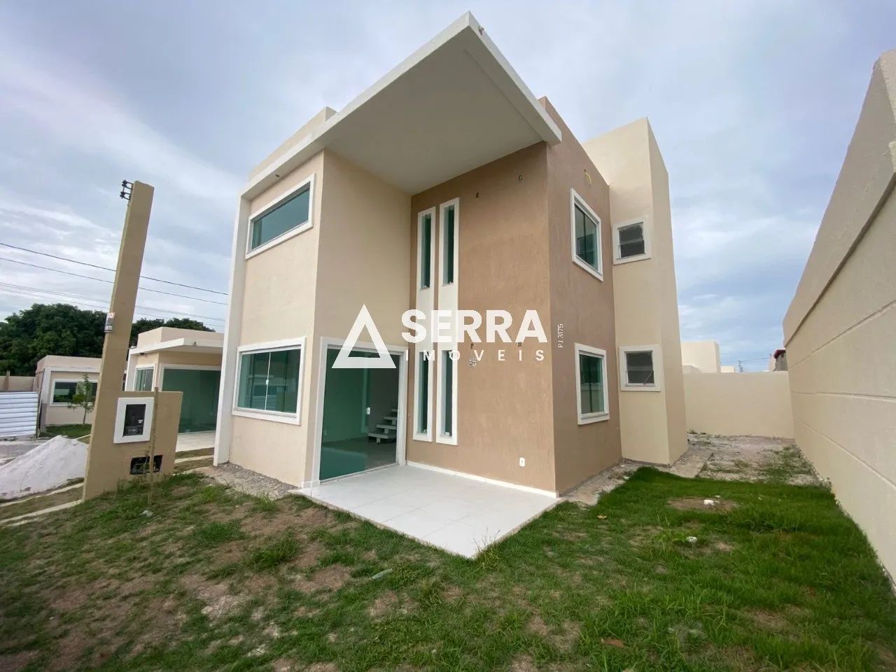 Busca Vida | Casa em Condomínio | 4/4 com 3 Suítes | Nova | Total Conforto e Segurança