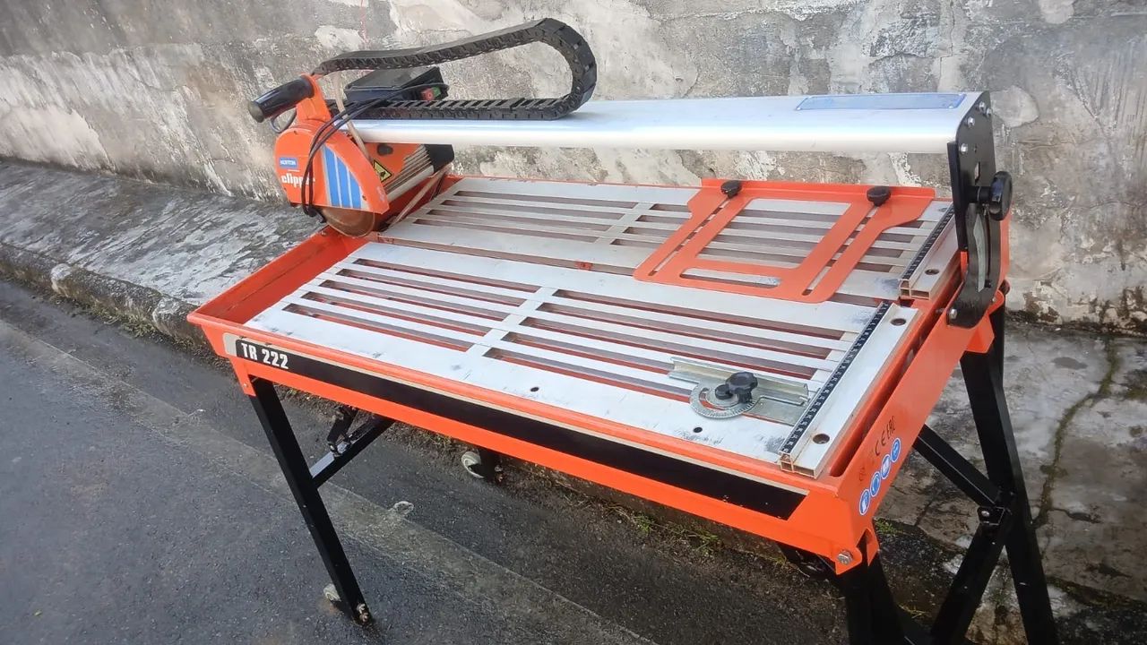 Cortador de Cerâmicas e Porcelanatos com Bancada 220V - Foto 2