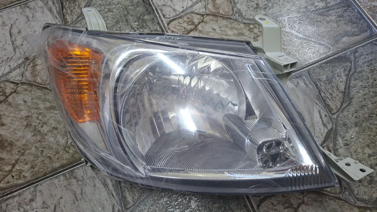 Farol Toyota Hilux 2005 a 2011 (Hilux