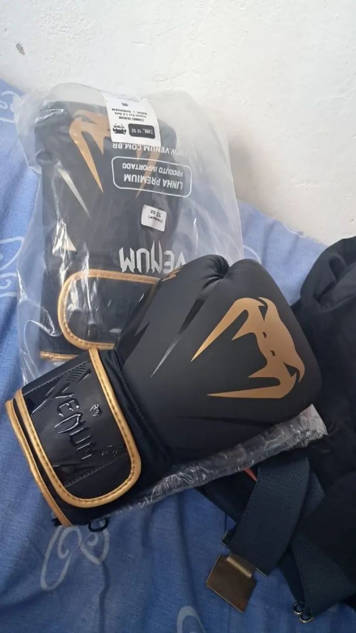 Luva Venom Boxing Muaythai 12 oz