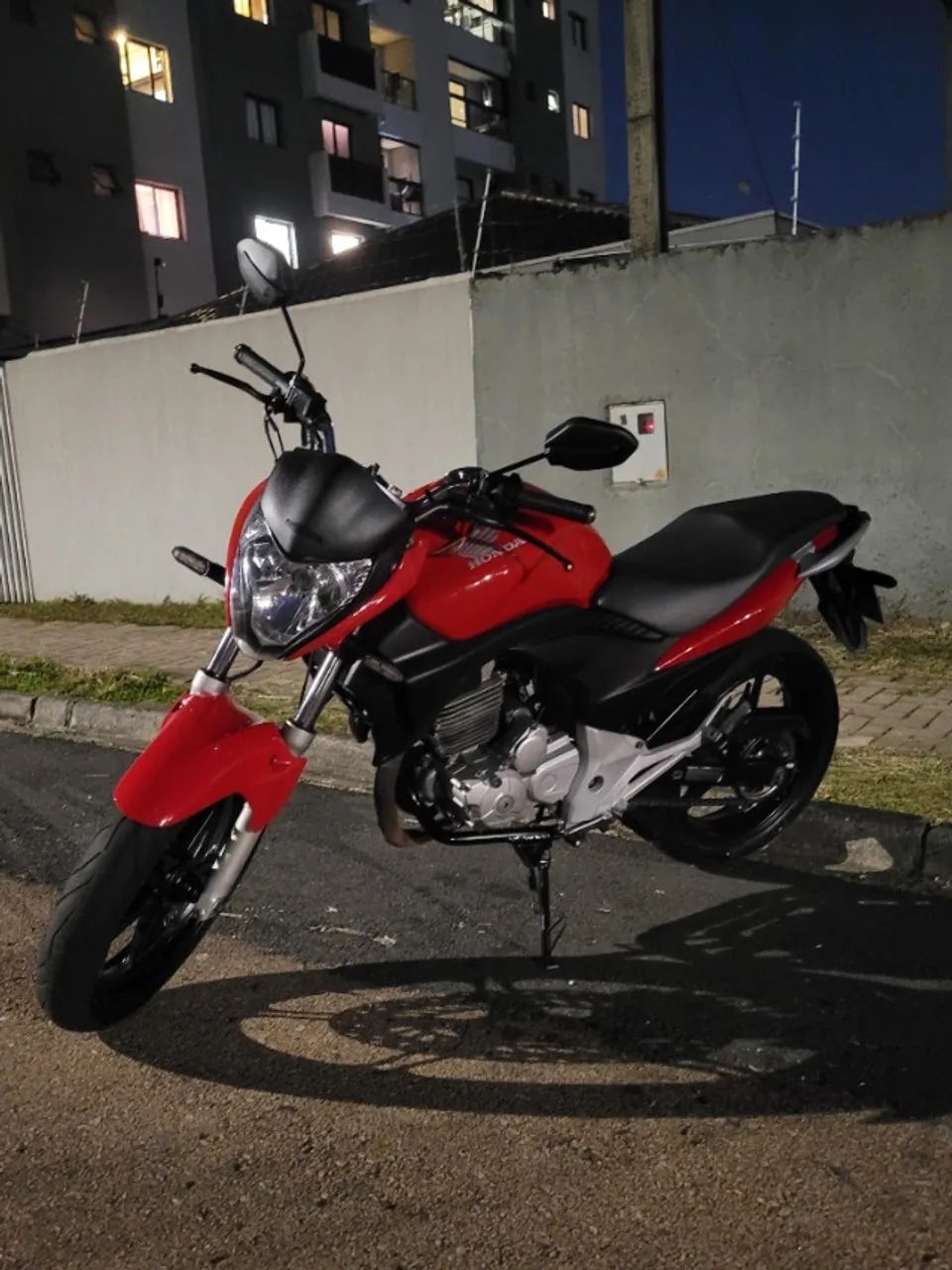 CB 300R 2011 - Foto 3