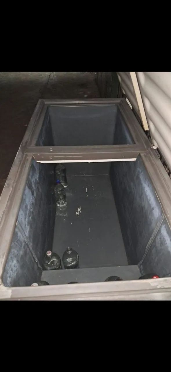 Vendo uma freezer 